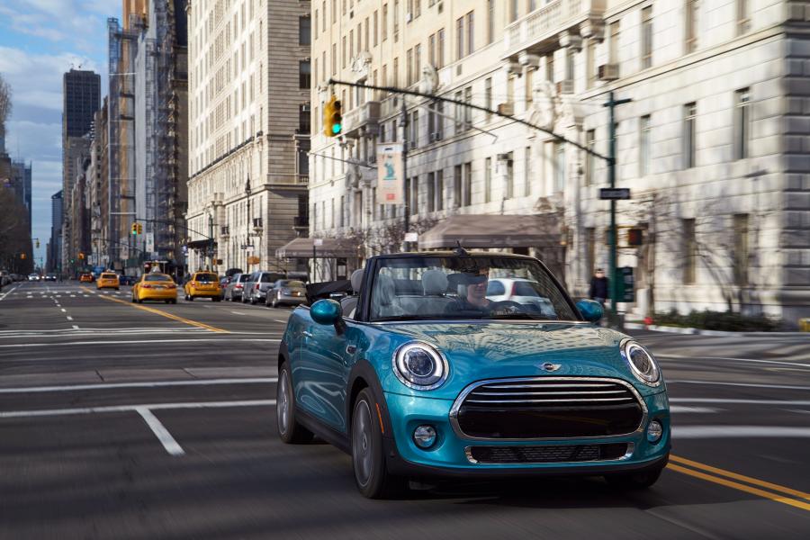  Mini Cooper Cabrio 2016 года  (US) (фото 11 из 26)